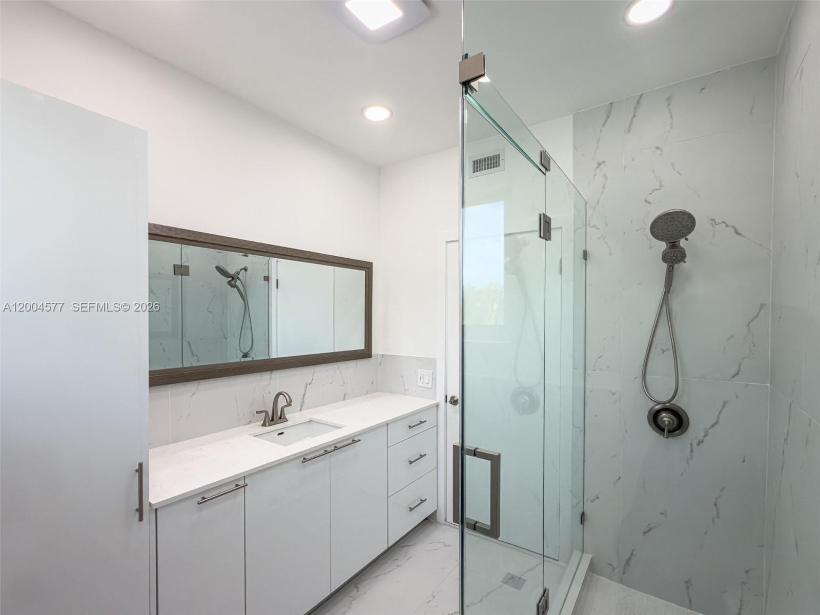 1690 Daytonia Rd Miami Beach, FL 33141