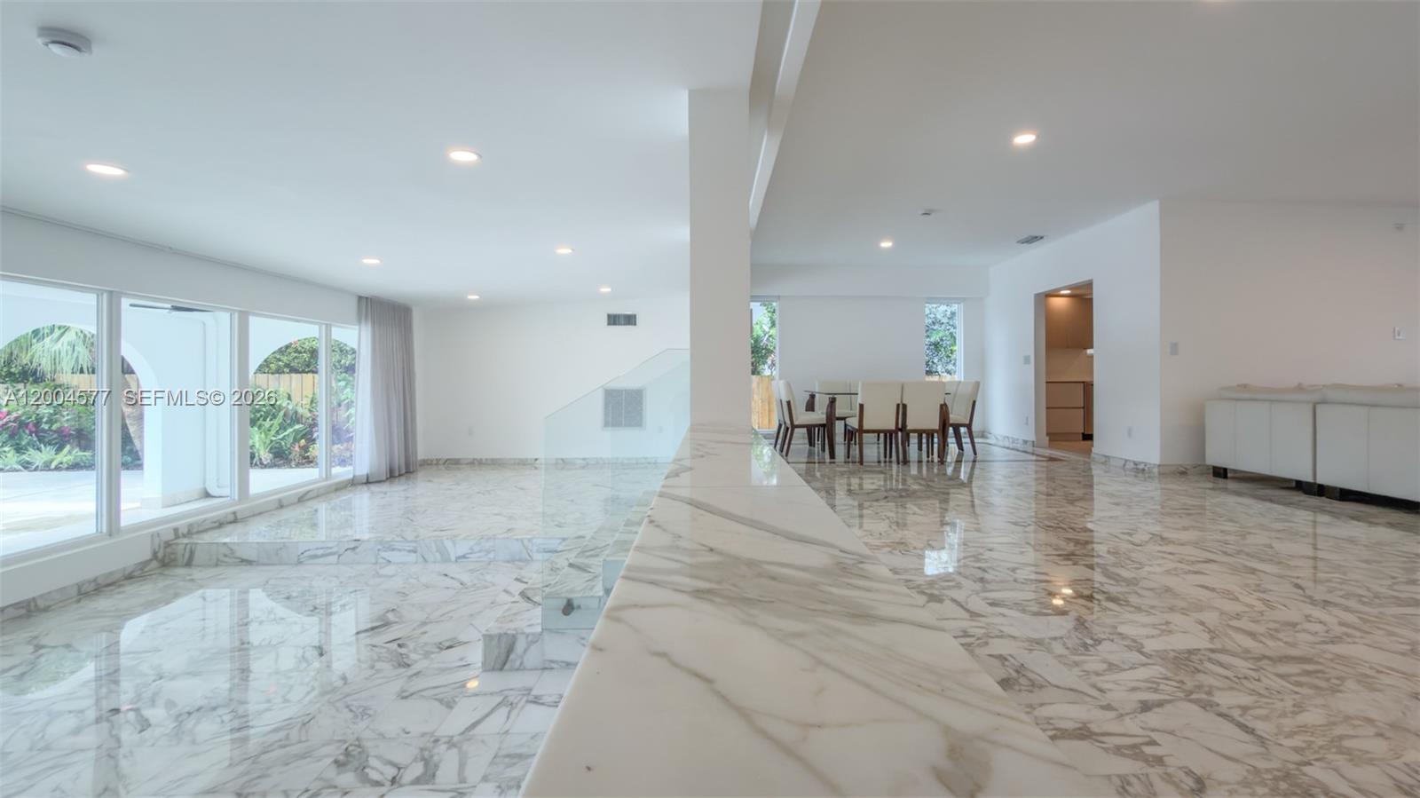 1690 Daytonia Rd Miami Beach, FL 33141