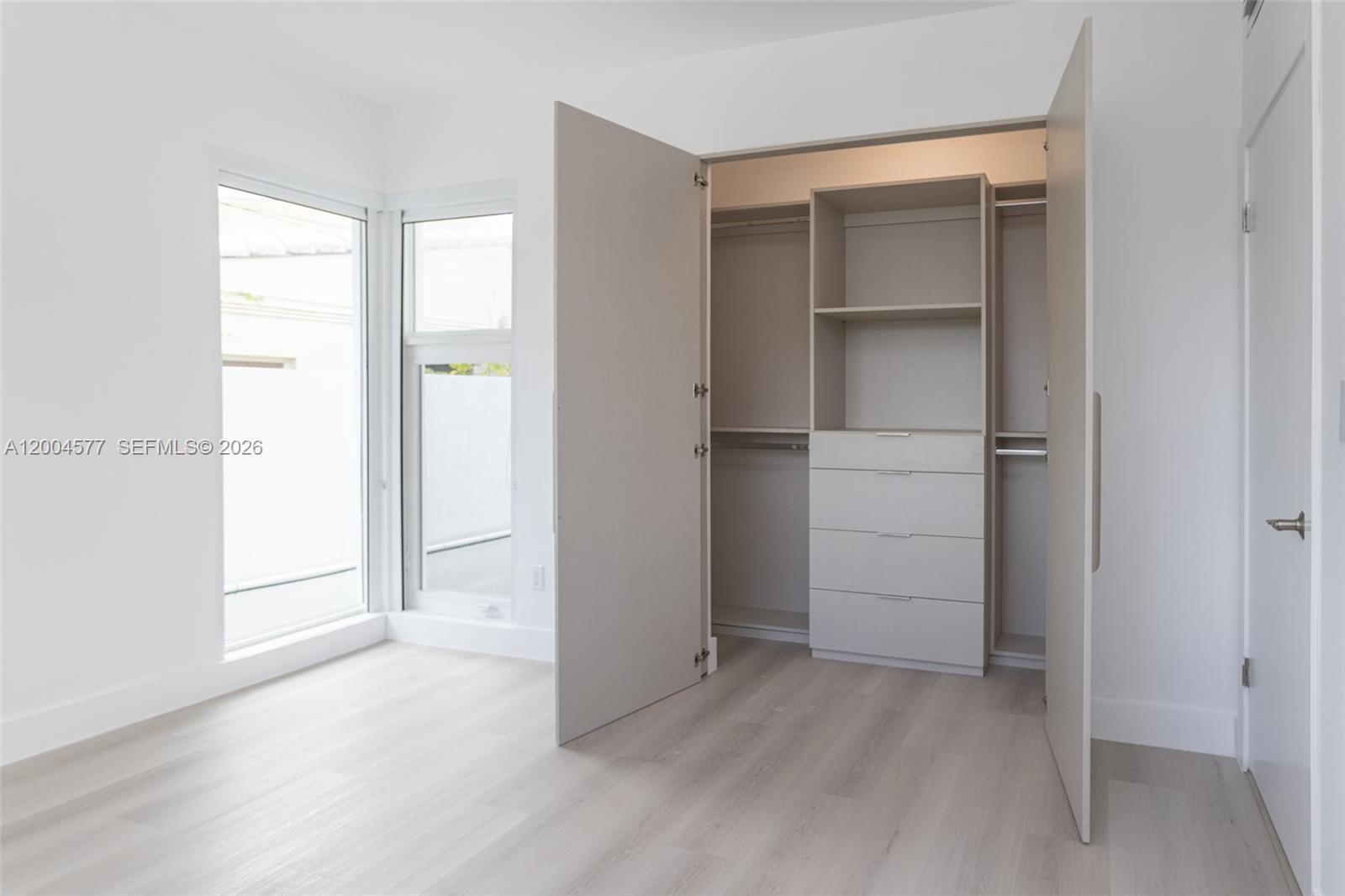 1690 Daytonia Rd Miami Beach, FL 33141