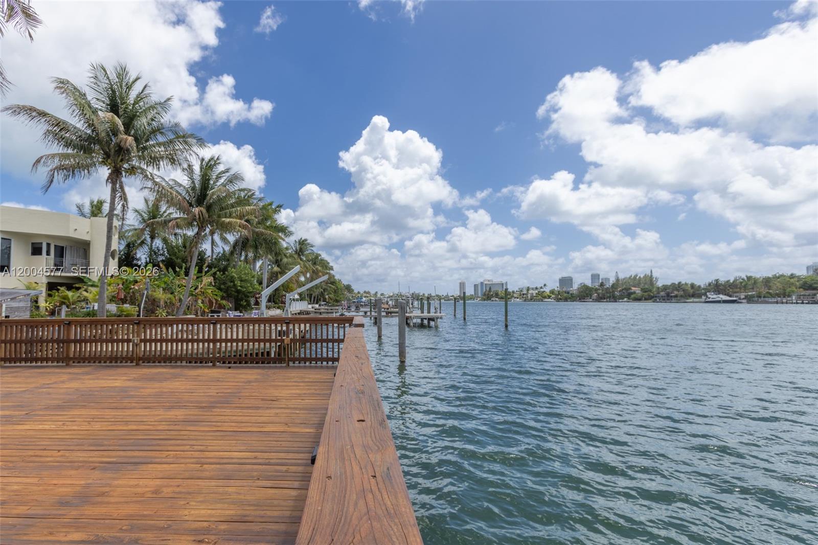 1690 Daytonia Rd Miami Beach, FL 33141