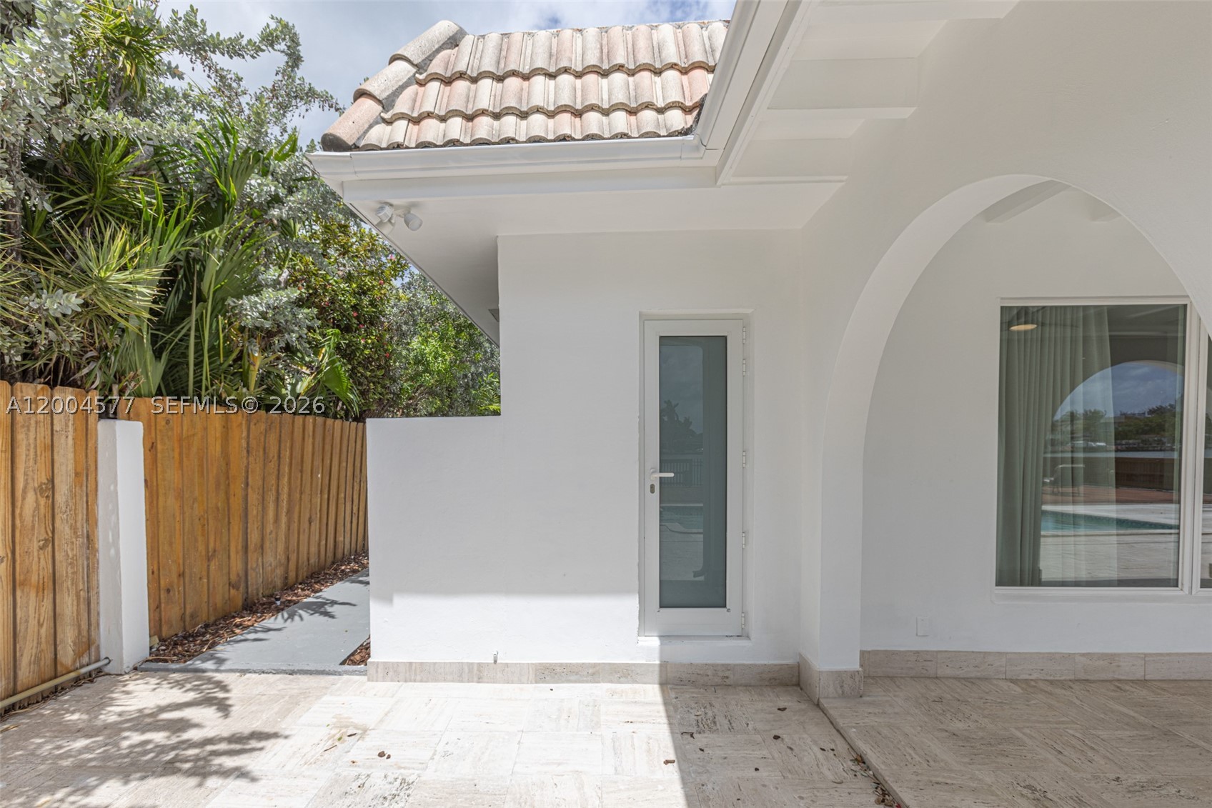 1690 Daytonia Rd Miami Beach, FL 33141