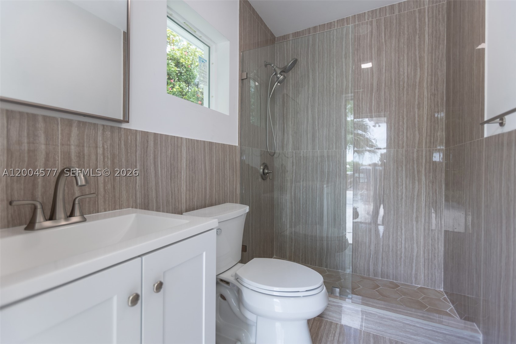1690 Daytonia Rd Miami Beach, FL 33141