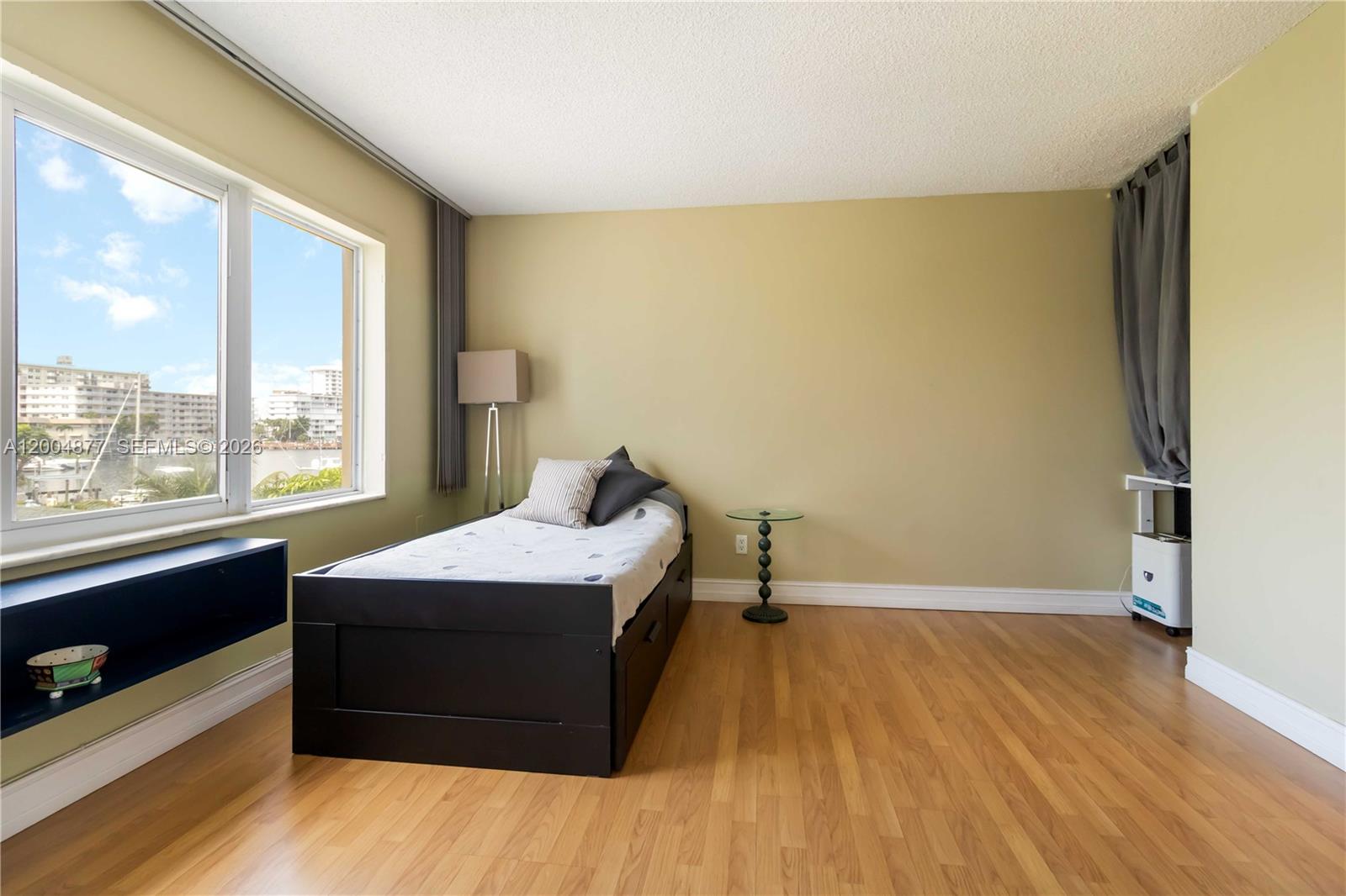 126 Golden Isles Dr #32A Hallandale Beach, FL 33009