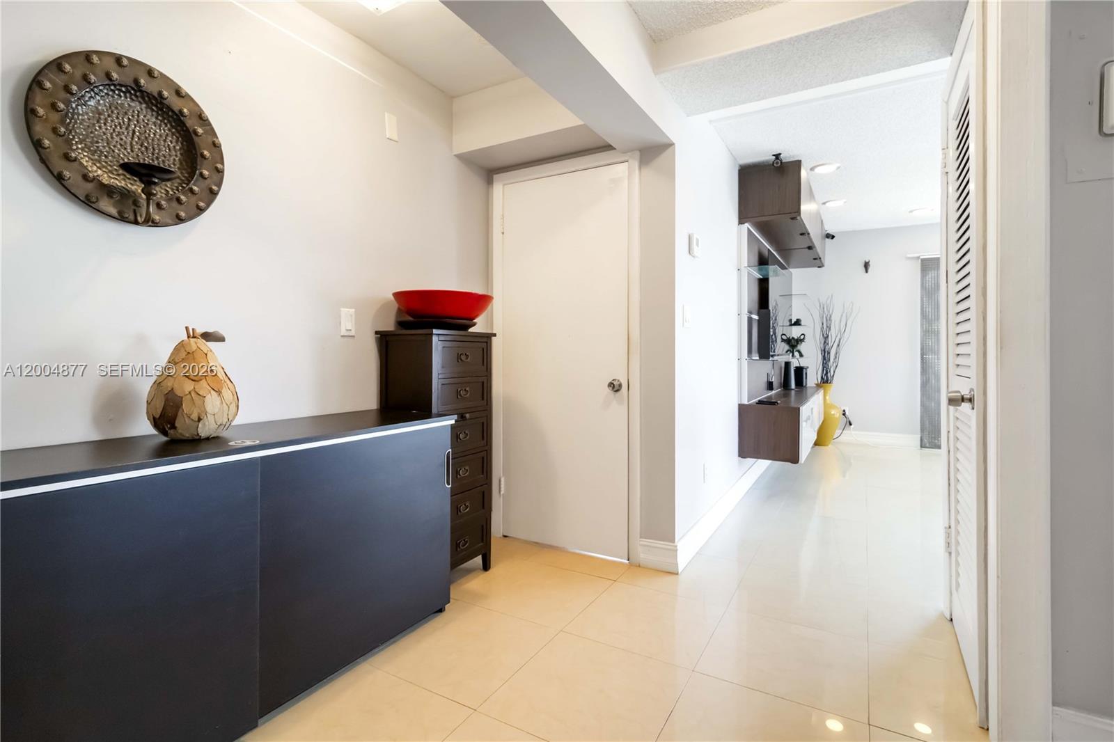 126 Golden Isles Dr #32A Hallandale Beach, FL 33009