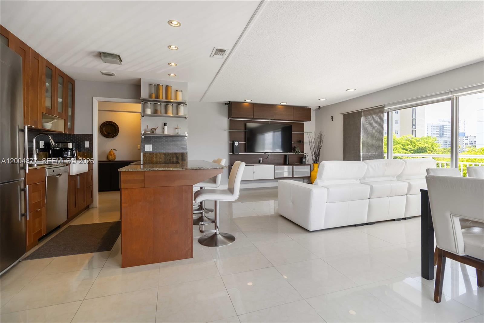 126 Golden Isles Dr #32A Hallandale Beach, FL 33009