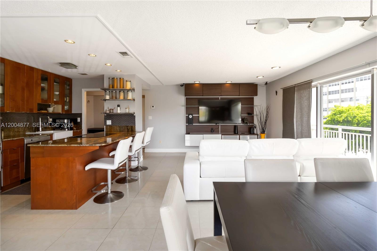 126 Golden Isles Dr #32A Hallandale Beach, FL 33009