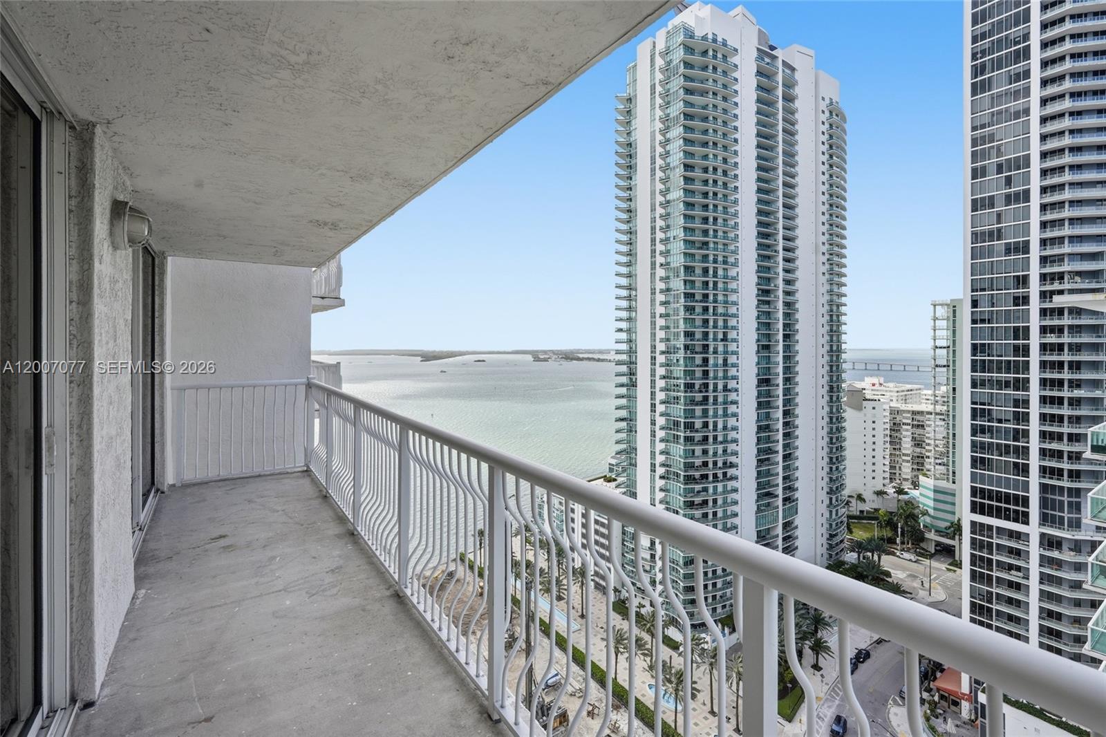 image The Club at Brickell Bay17