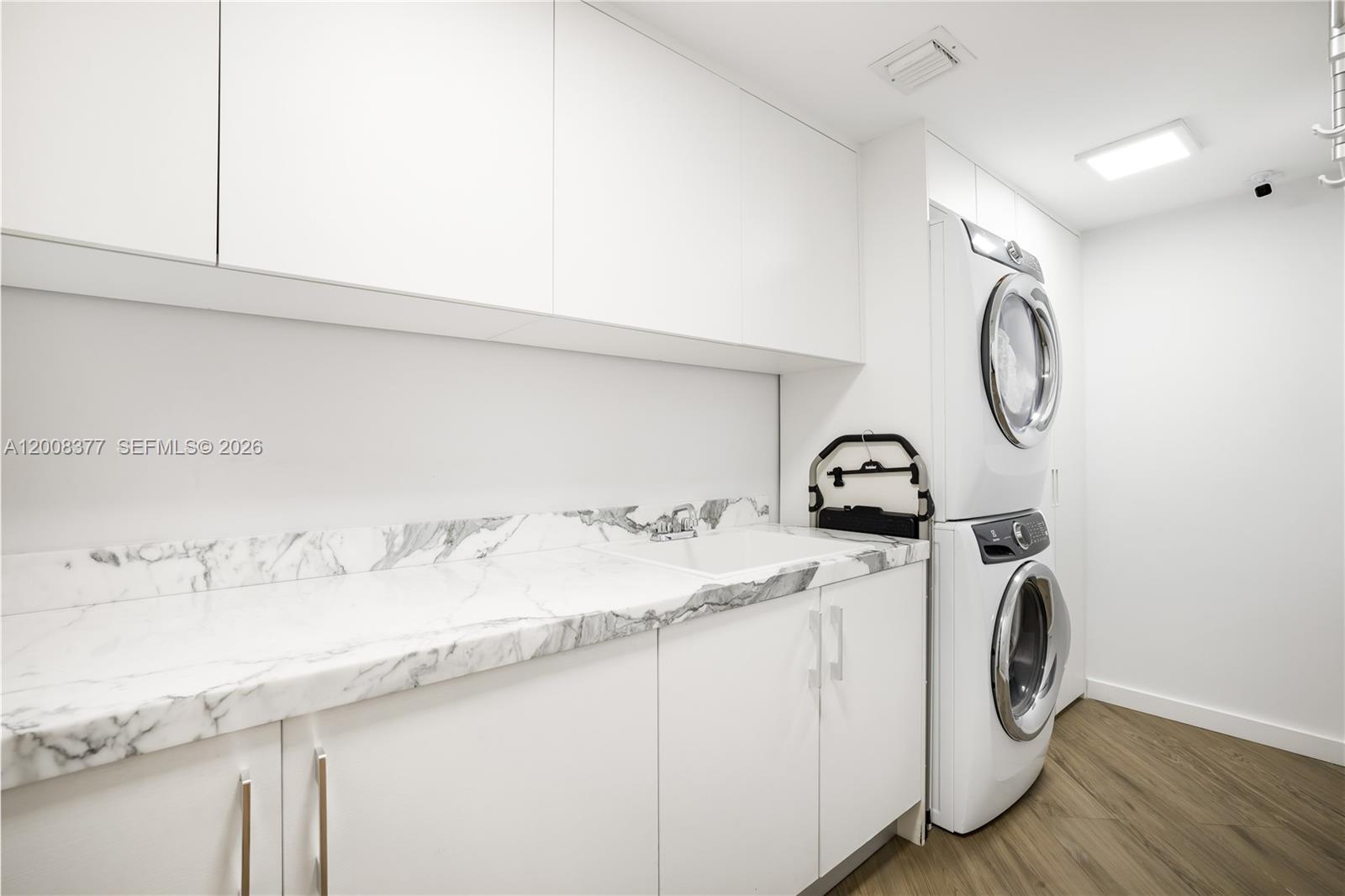 330 Sunny Isles Blvd #5-2403 Sunny Isles Beach, FL 33160