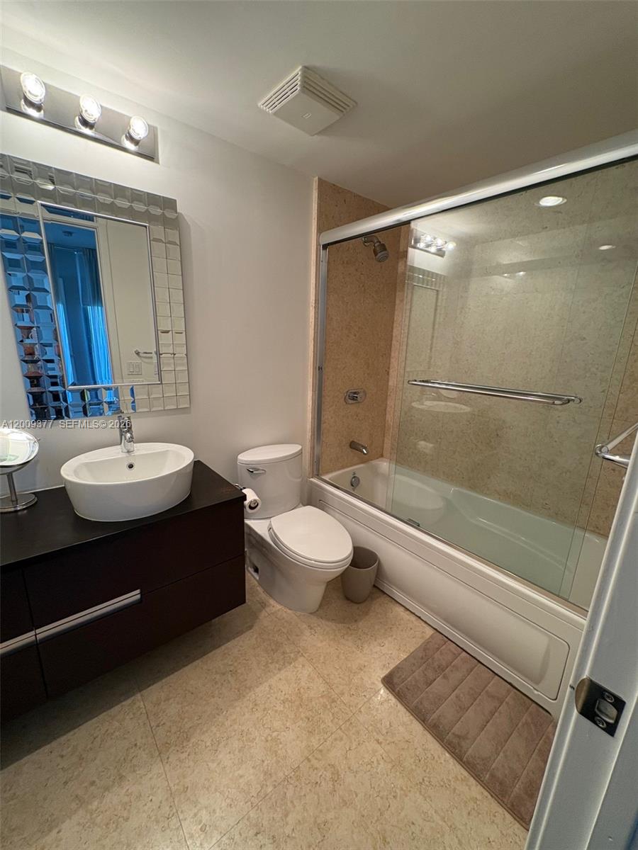 5875 Collins Ave #708 Miami Beach, FL 33140