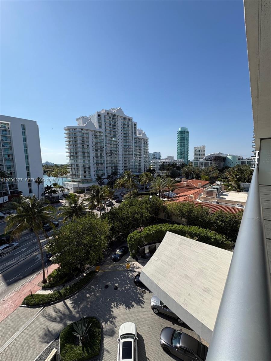 5875 Collins Ave #708 Miami Beach, FL 33140