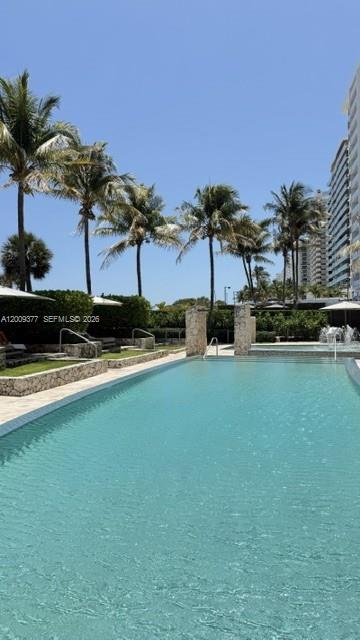 5875 Collins Ave #708 Miami Beach, FL 33140