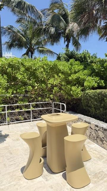 5875 Collins Ave #708 Miami Beach, FL 33140