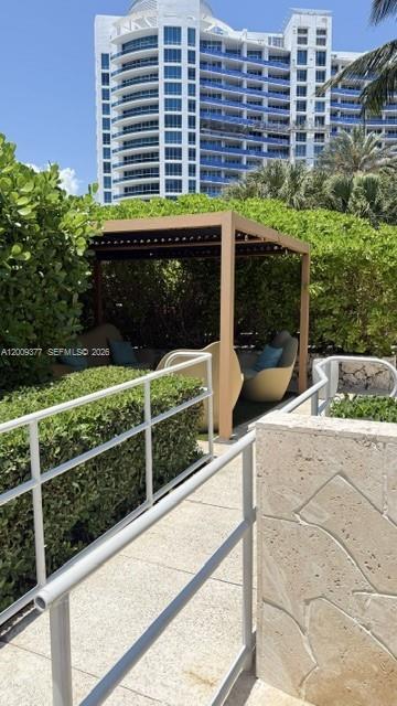 5875 Collins Ave #708 Miami Beach, FL 33140
