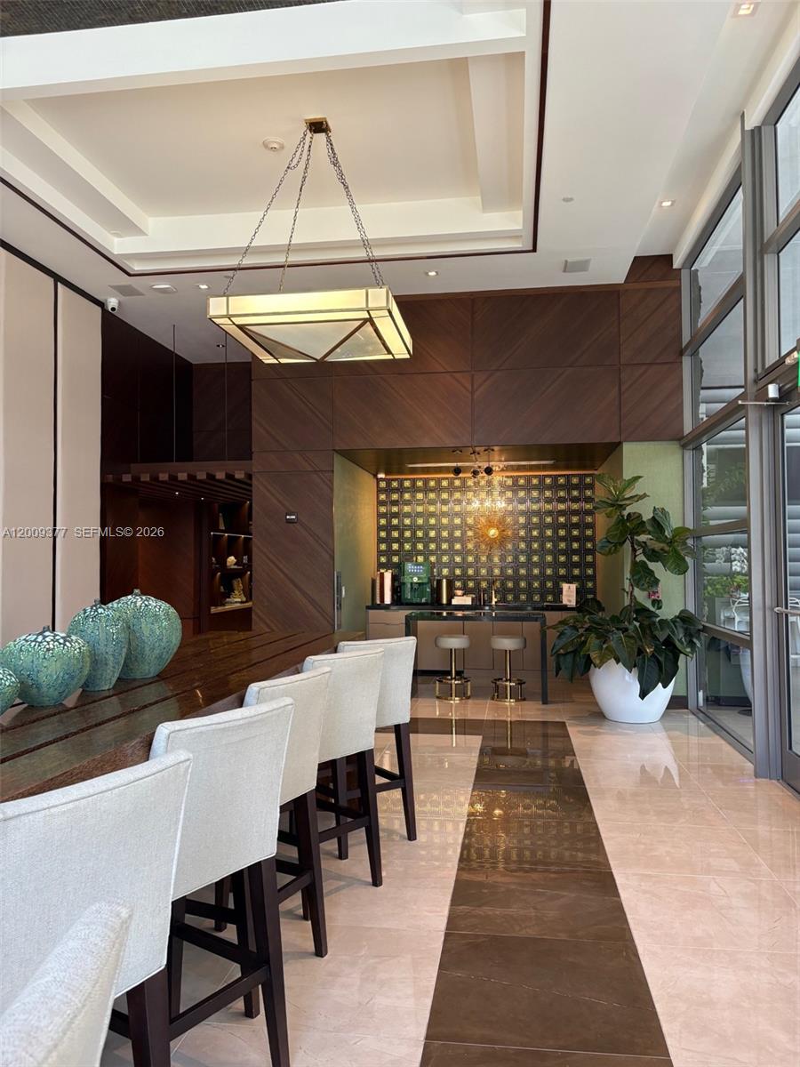 5875 Collins Ave #708 Miami Beach, FL 33140