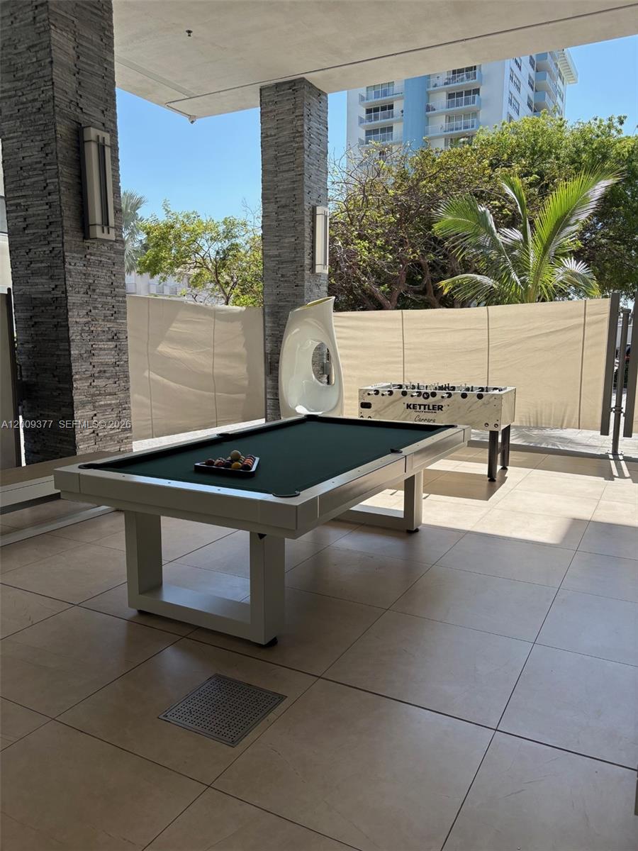 5875 Collins Ave #708 Miami Beach, FL 33140