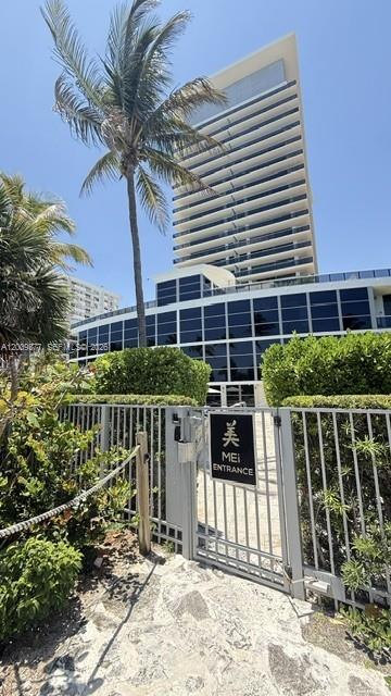 5875 Collins Ave #708 Miami Beach, FL 33140