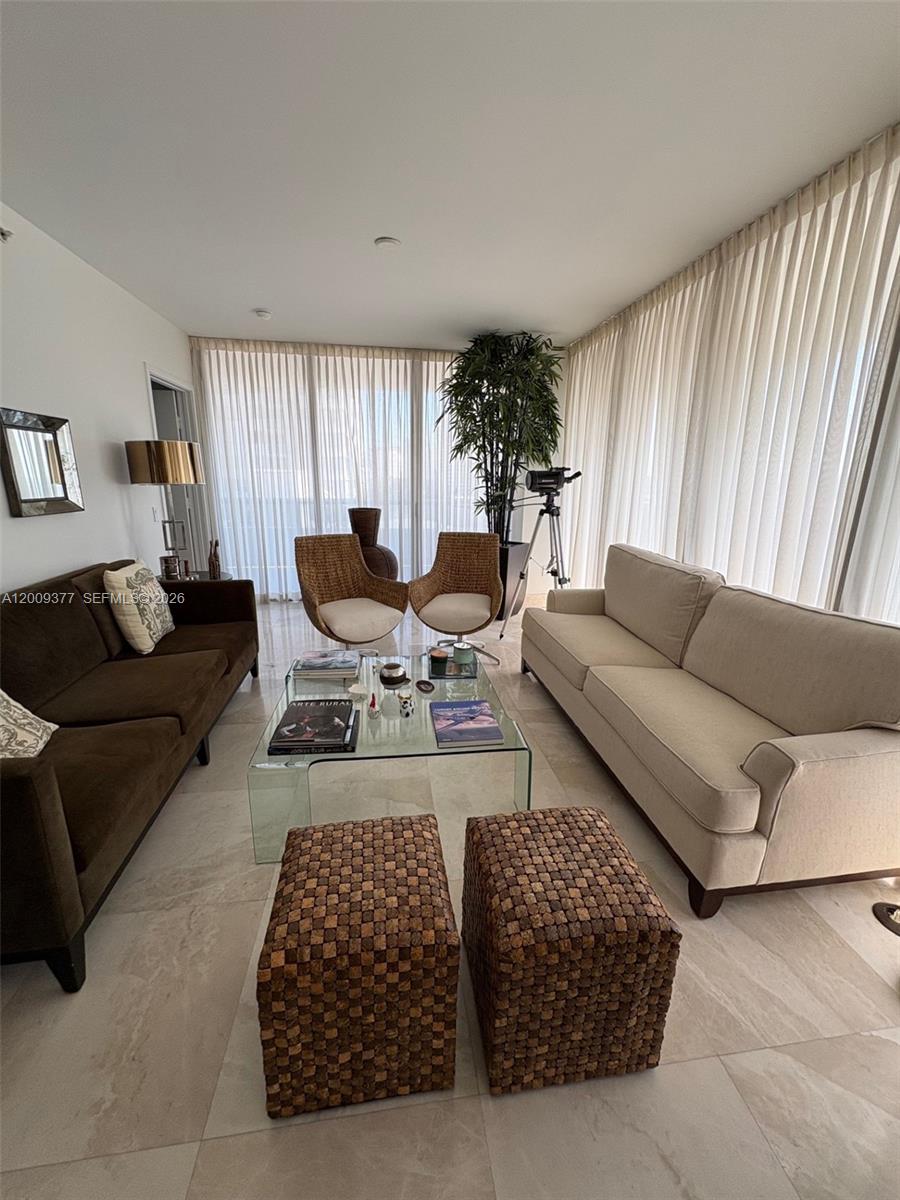 5875 Collins Ave #708 Miami Beach, FL 33140
