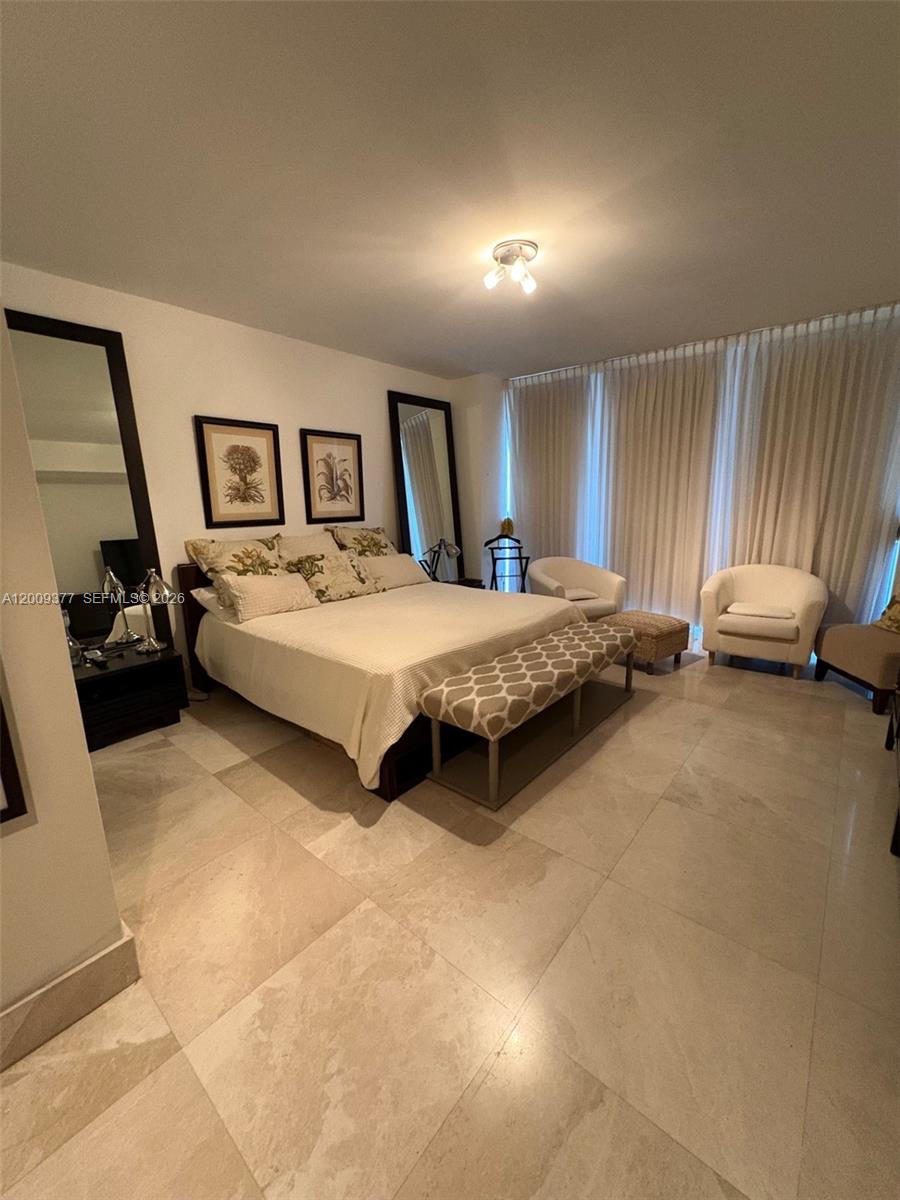 5875 Collins Ave #708 Miami Beach, FL 33140