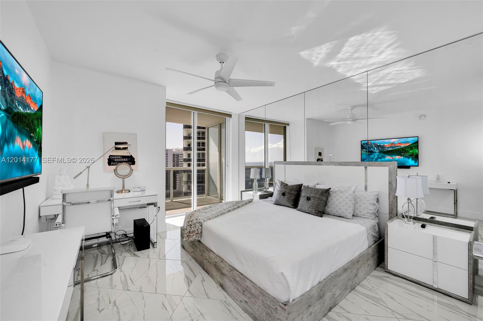 image Beach Club 213