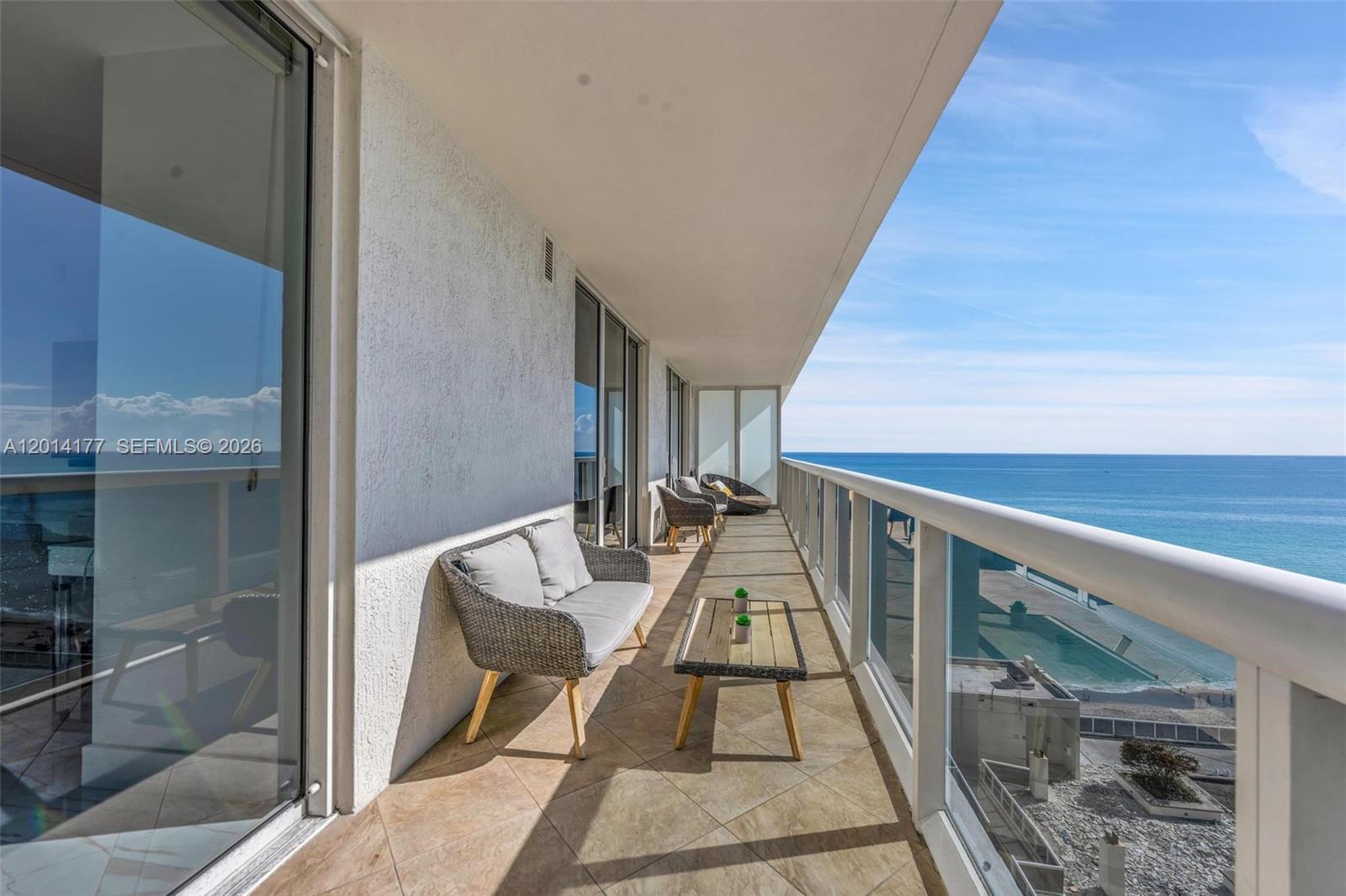 image Beach Club 222