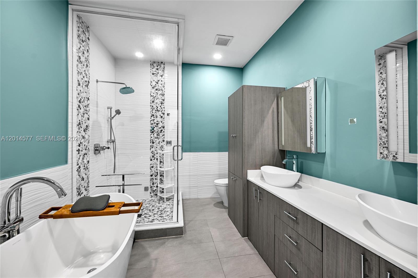 Undisclosed Address Sunny Isles Beach, FL 33160