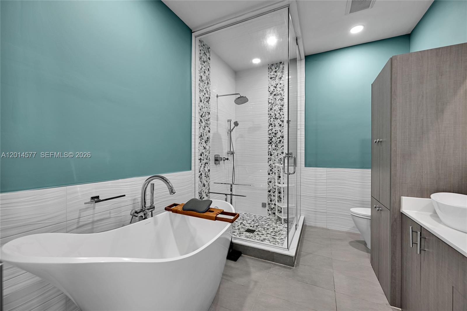 Undisclosed Address Sunny Isles Beach, FL 33160