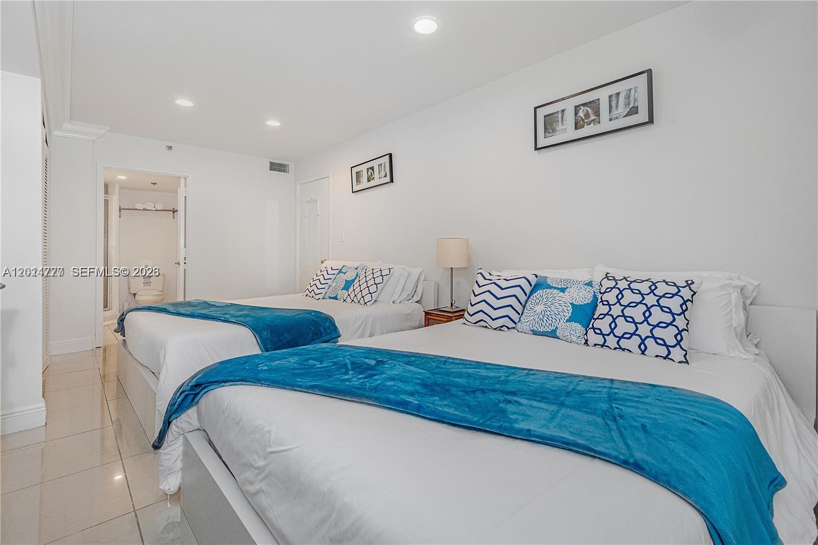 5225 Collins Ave #407
