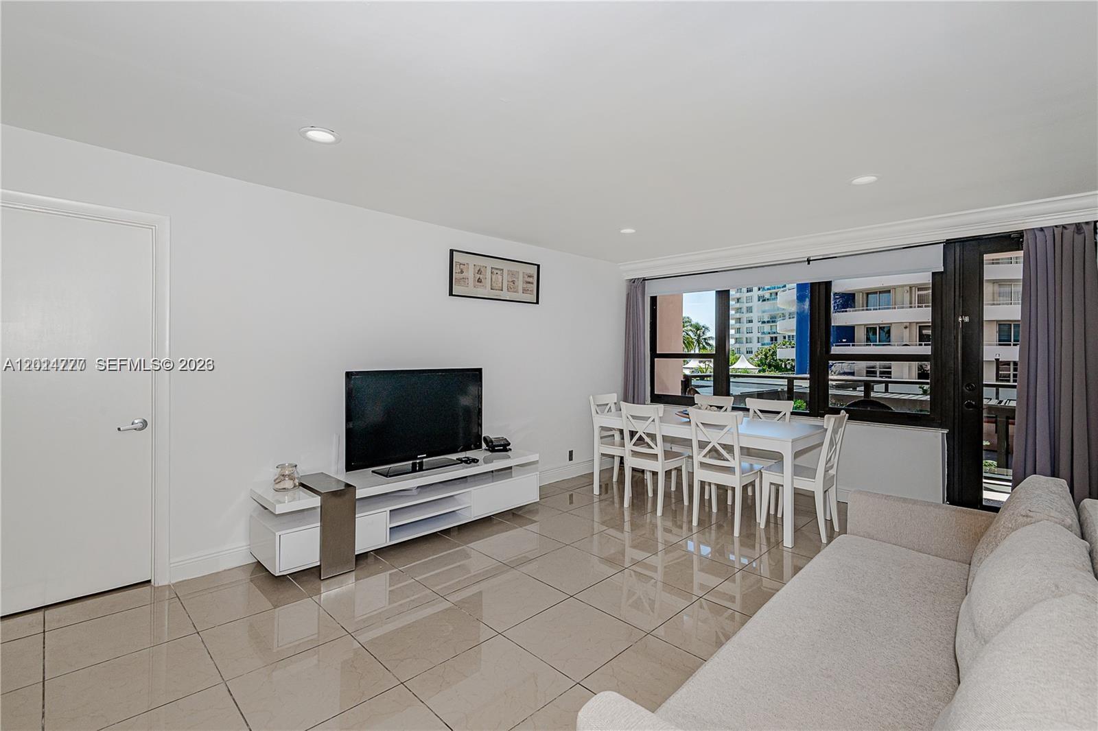 5225 Collins Ave #407 Miami Beach, FL 33140