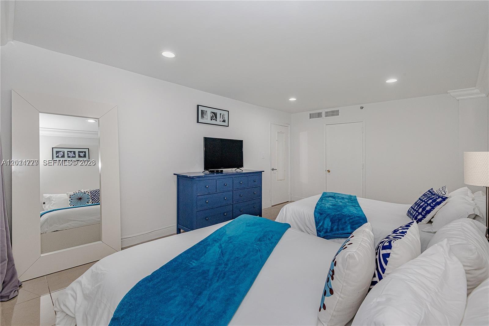 5225 Collins Ave #407 Miami Beach, FL 33140