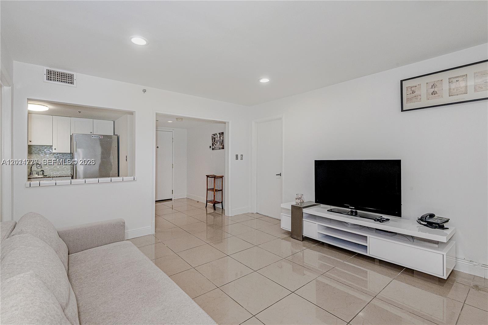 5225 Collins Ave #407 Miami Beach, FL 33140