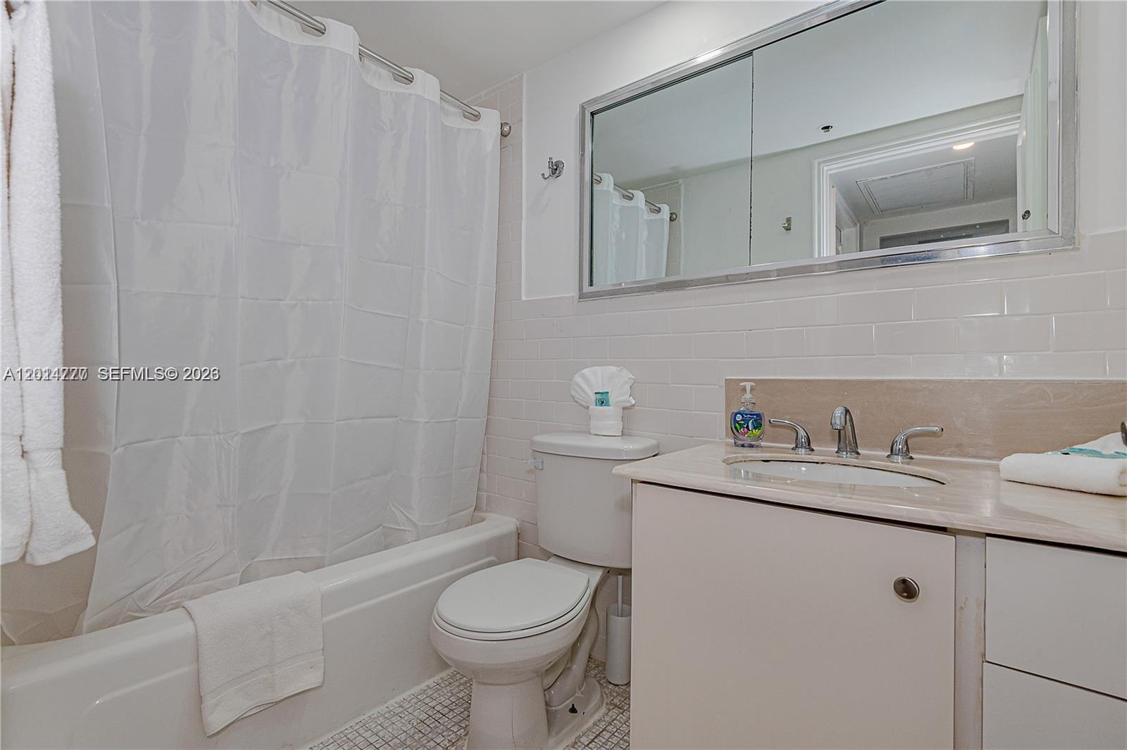 5225 Collins Ave #407 Miami Beach, FL 33140