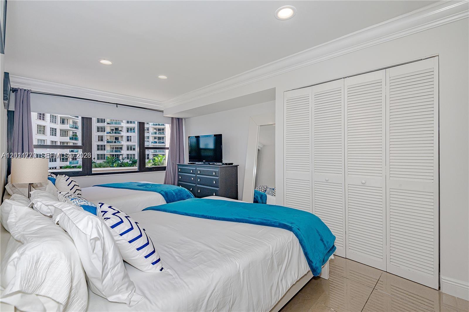 5225 Collins Ave #407 Miami Beach, FL 33140