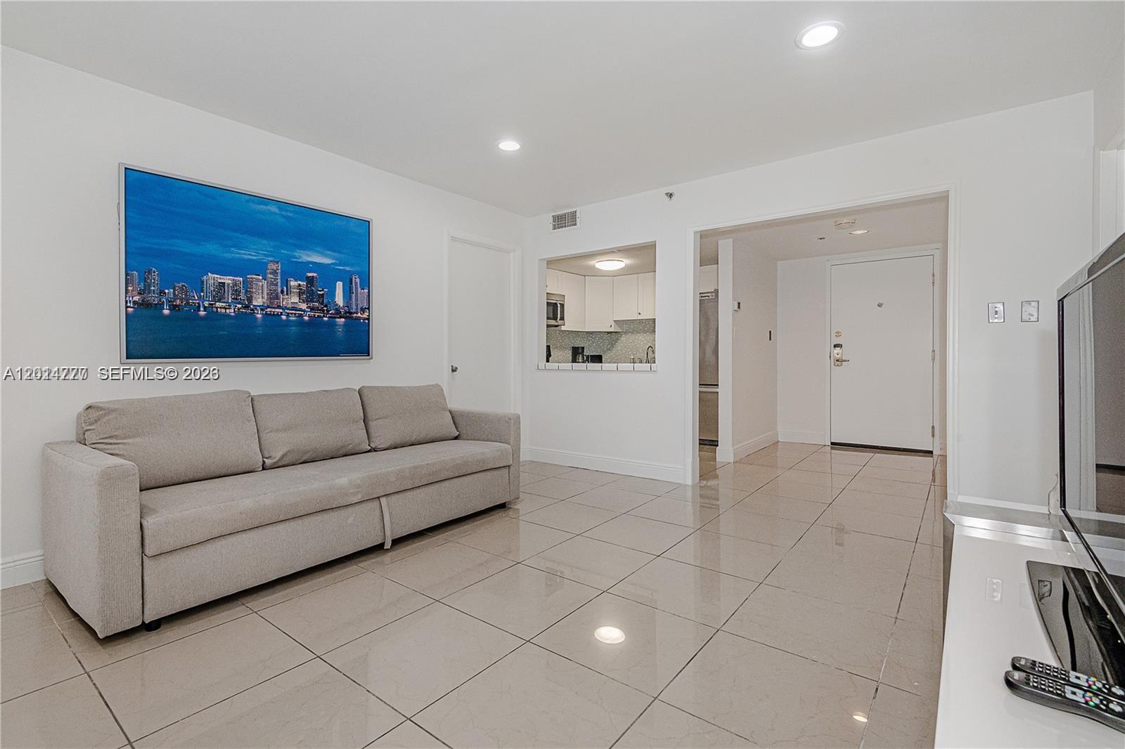 5225 Collins Ave #407 Miami Beach, FL 33140