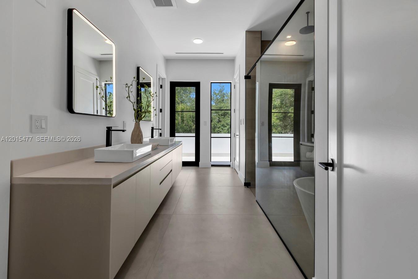 1220 S Alhambra Cir Coral Gables, FL 33146