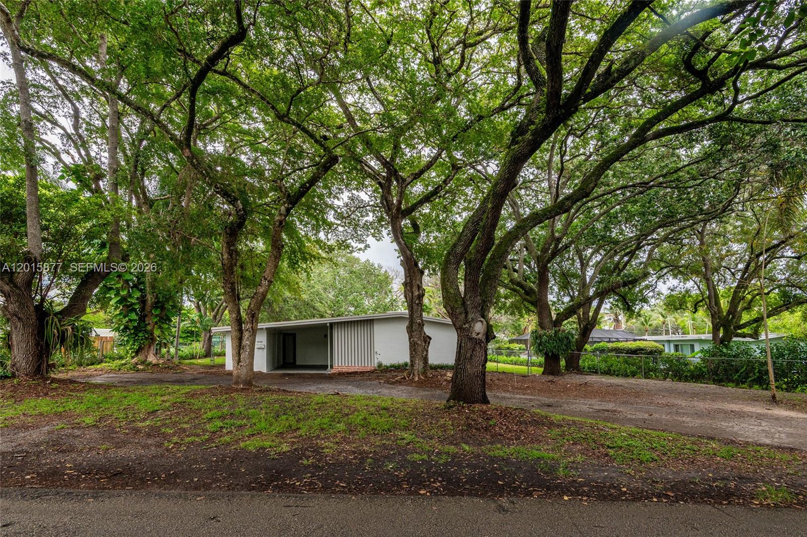 12725 SW 80th Ave Pinecrest, FL 33156