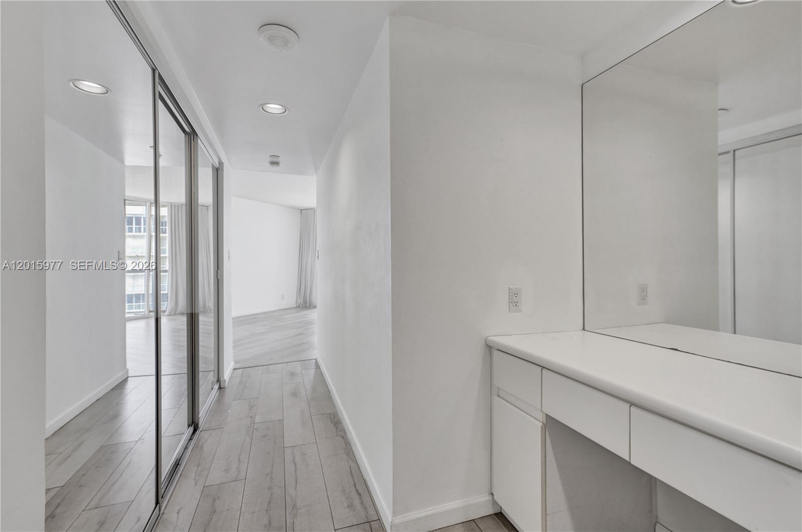 16425 Collins Ave #2715 Sunny Isles Beach, FL 33160