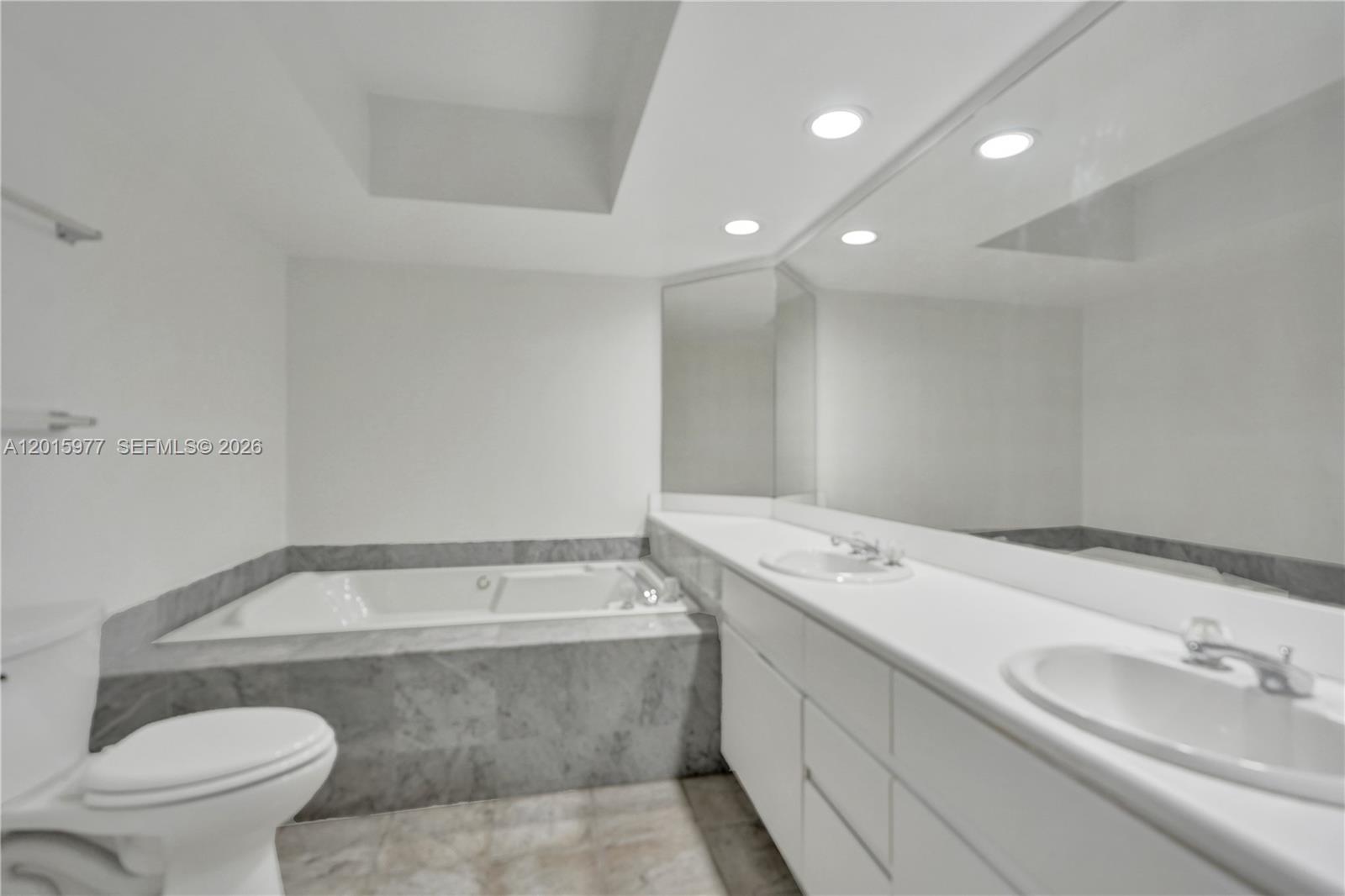 16425 Collins Ave #2715 Sunny Isles Beach, FL 33160