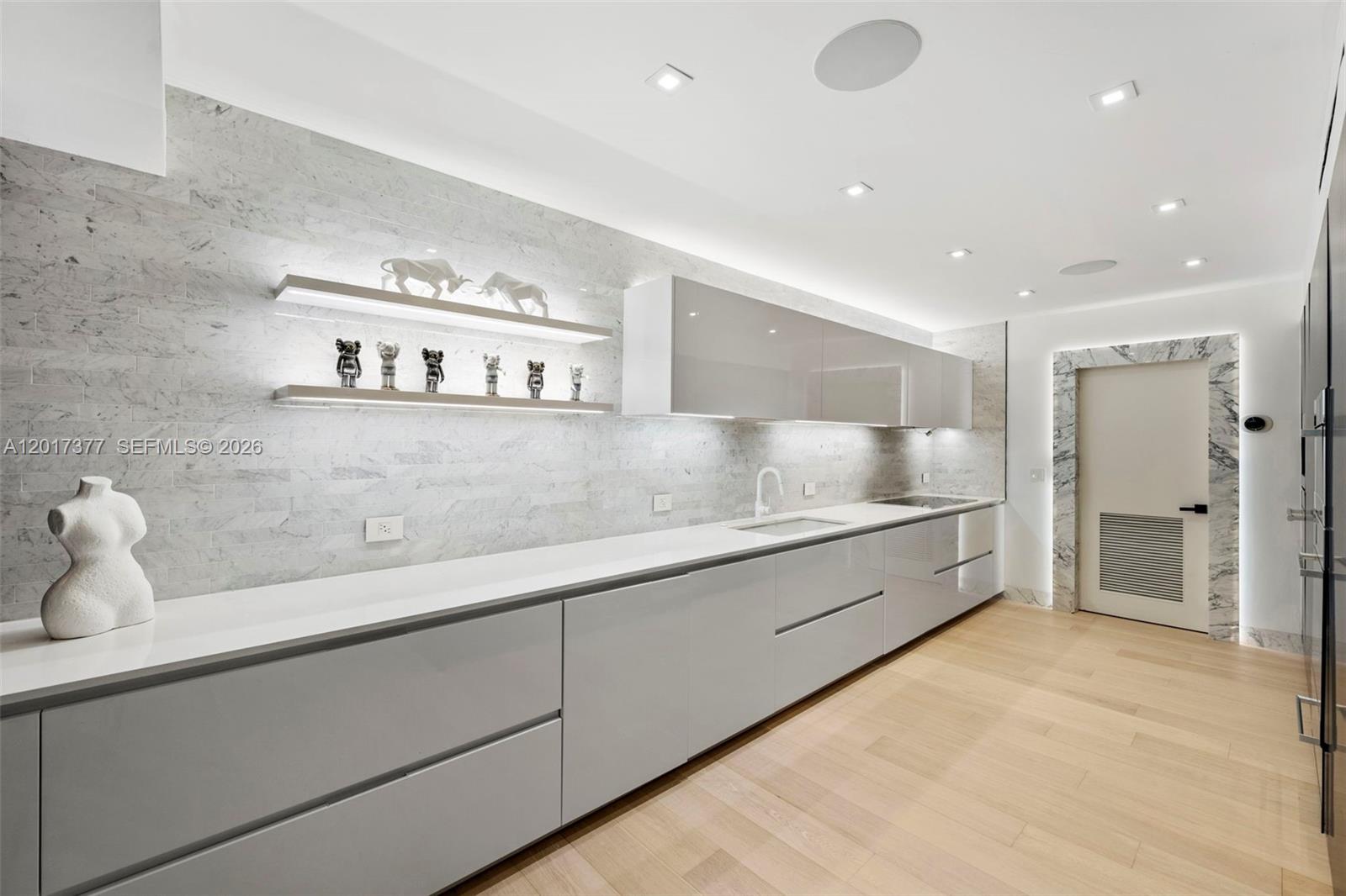 5750 La Gorce Dr Miami Beach, FL 33140