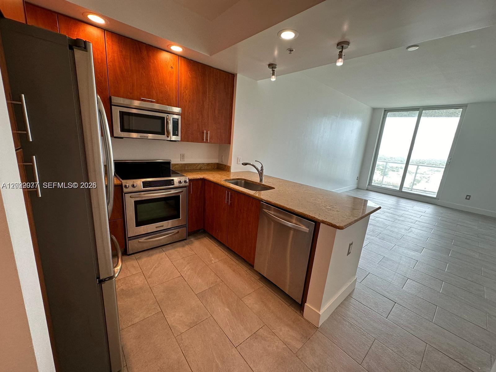 315 NE 3rd Ave #2009