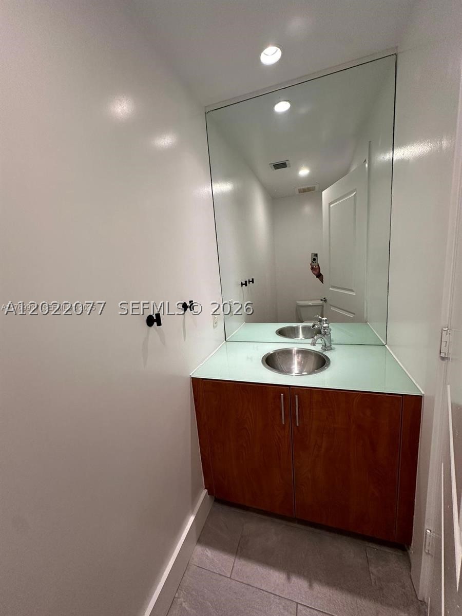 315 NE 3rd Ave #2009 Fort Lauderdale, FL 33301
