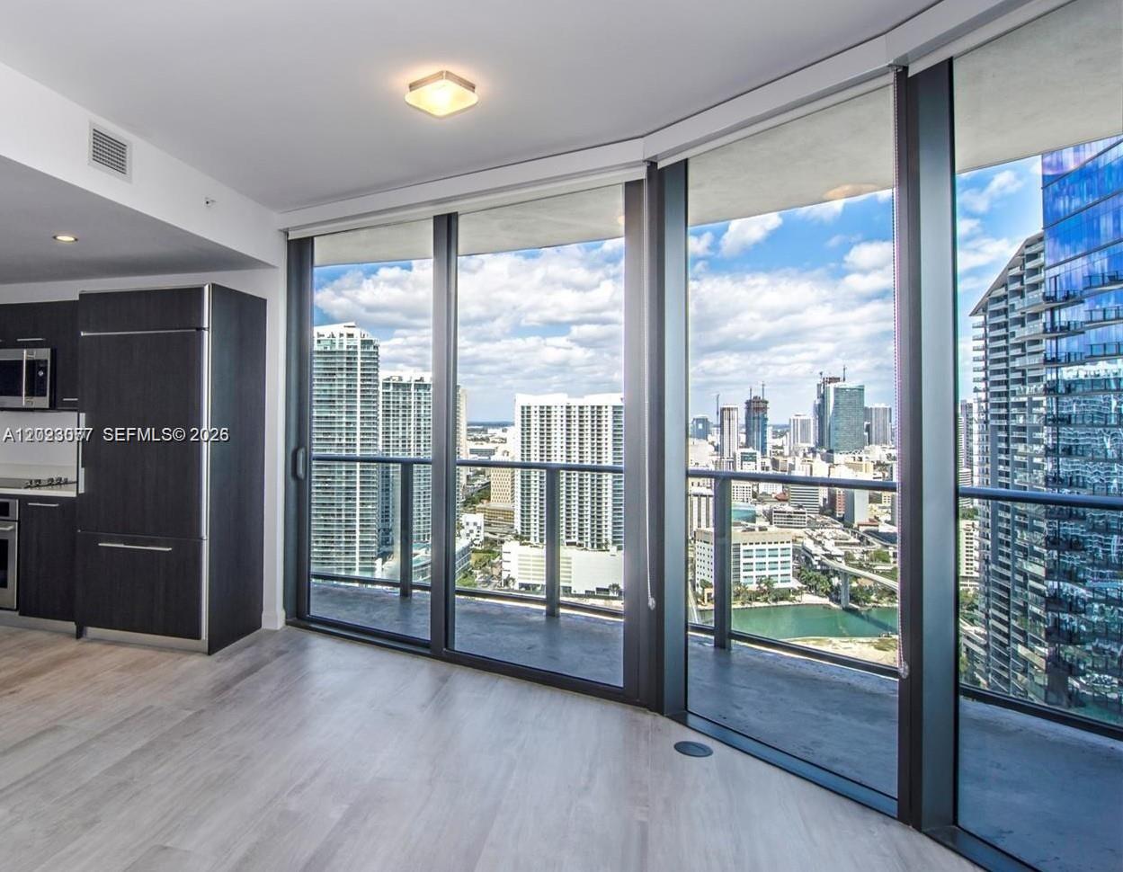 45 SW 9th St #3501 Miami, FL 33130