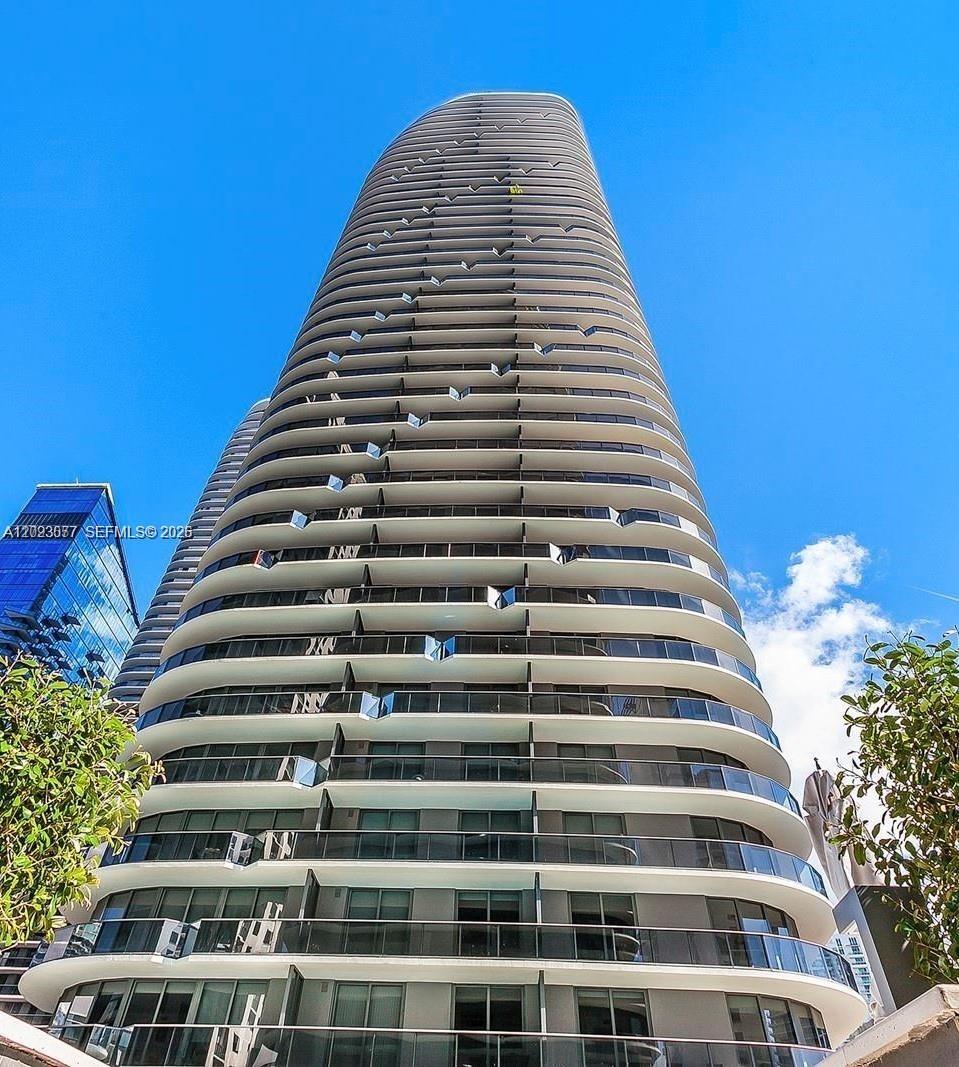 45 SW 9th St #3501 Miami, FL 33130