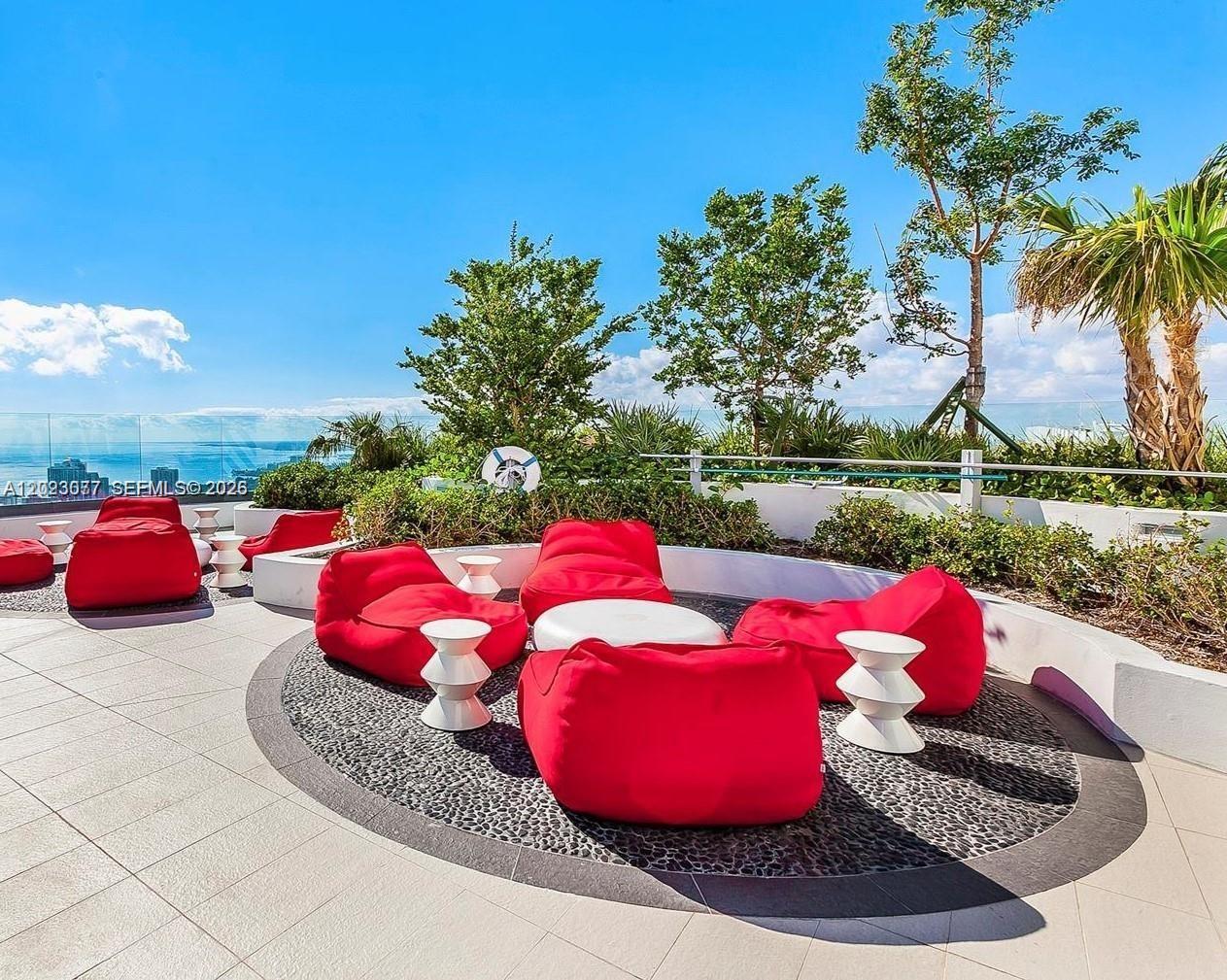 45 SW 9th St #3501 Miami, FL 33130