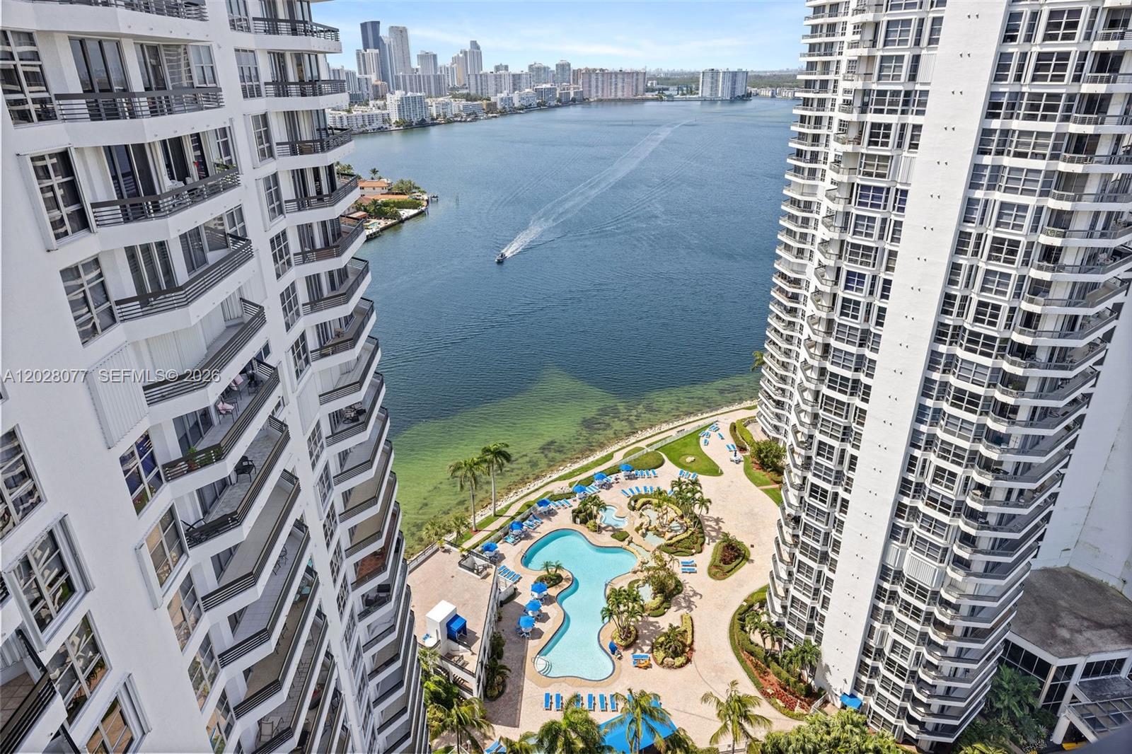 19195 NE 36th Ct #2705 Aventura, FL 33180
