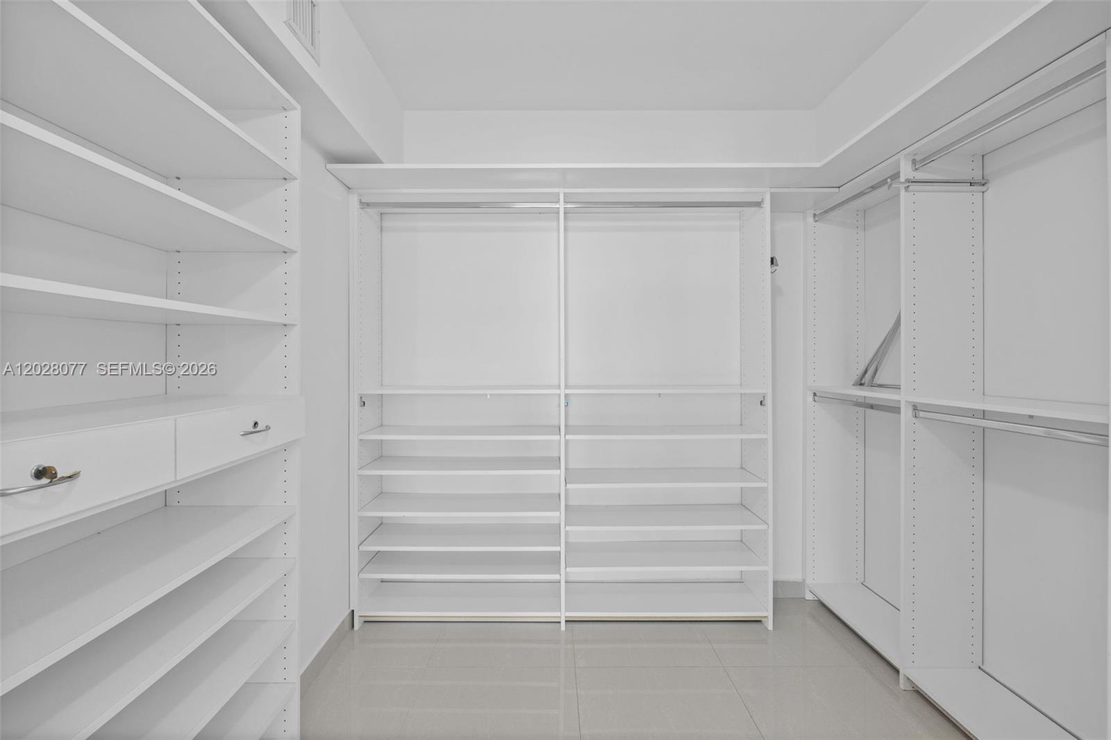 19195 NE 36th Ct #2705 Aventura, FL 33180