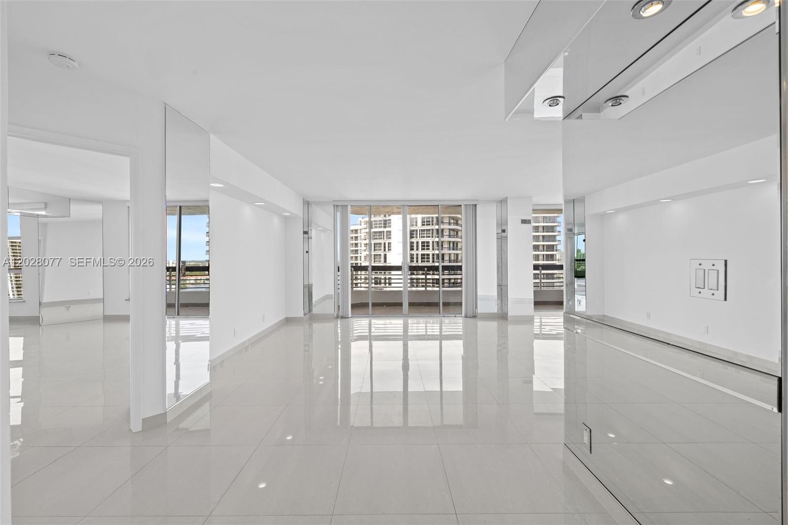 19195 NE 36th Ct #2705 Aventura, FL 33180