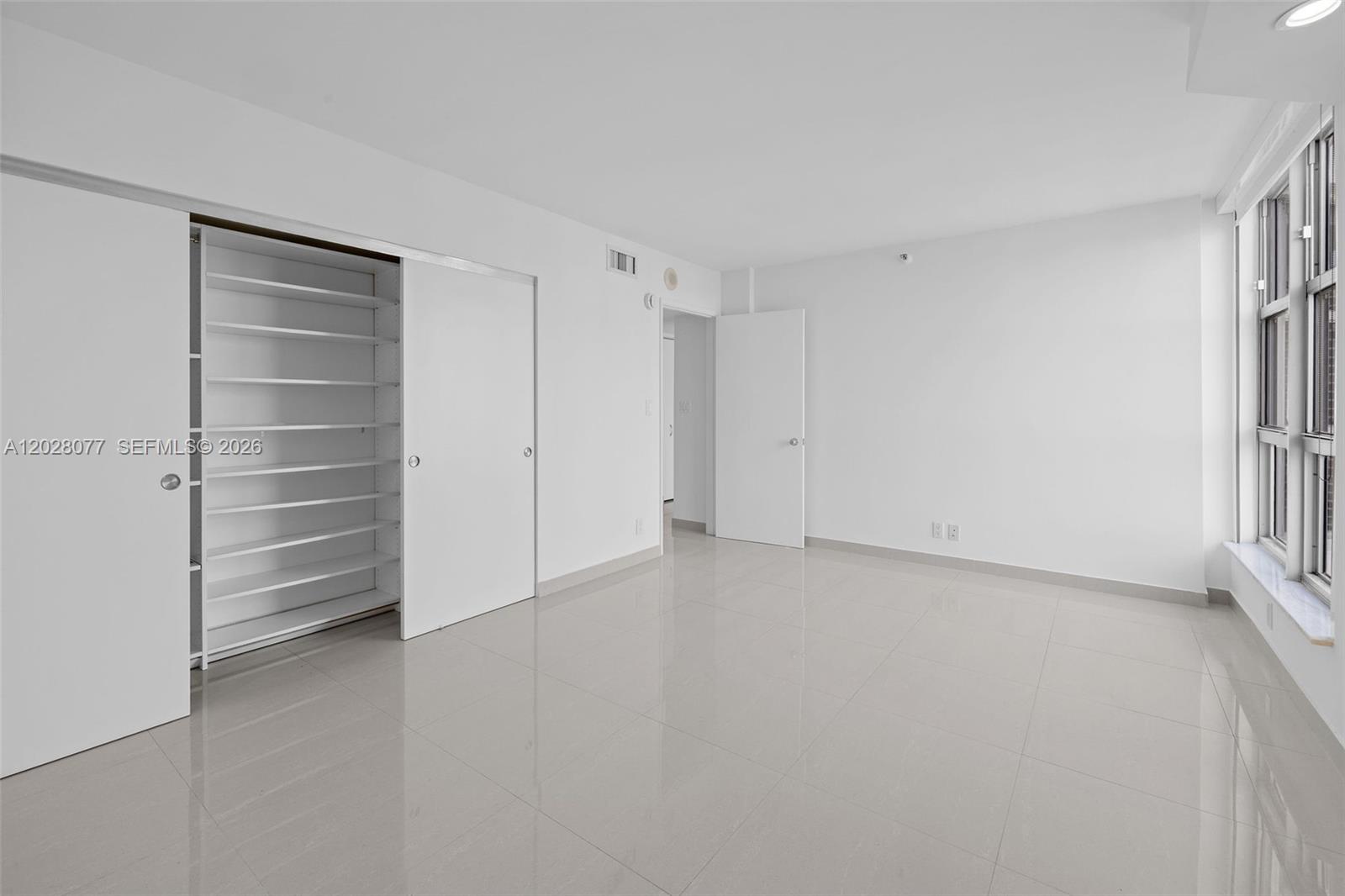 19195 NE 36th Ct #2705 Aventura, FL 33180