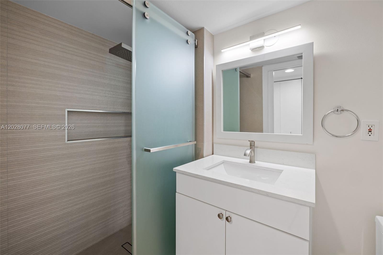 19195 NE 36th Ct #2705 Aventura, FL 33180