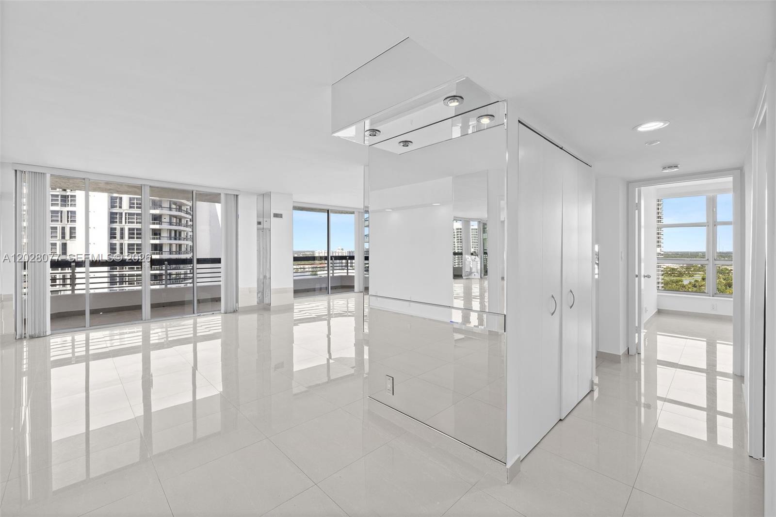 19195 NE 36th Ct #2705 Aventura, FL 33180