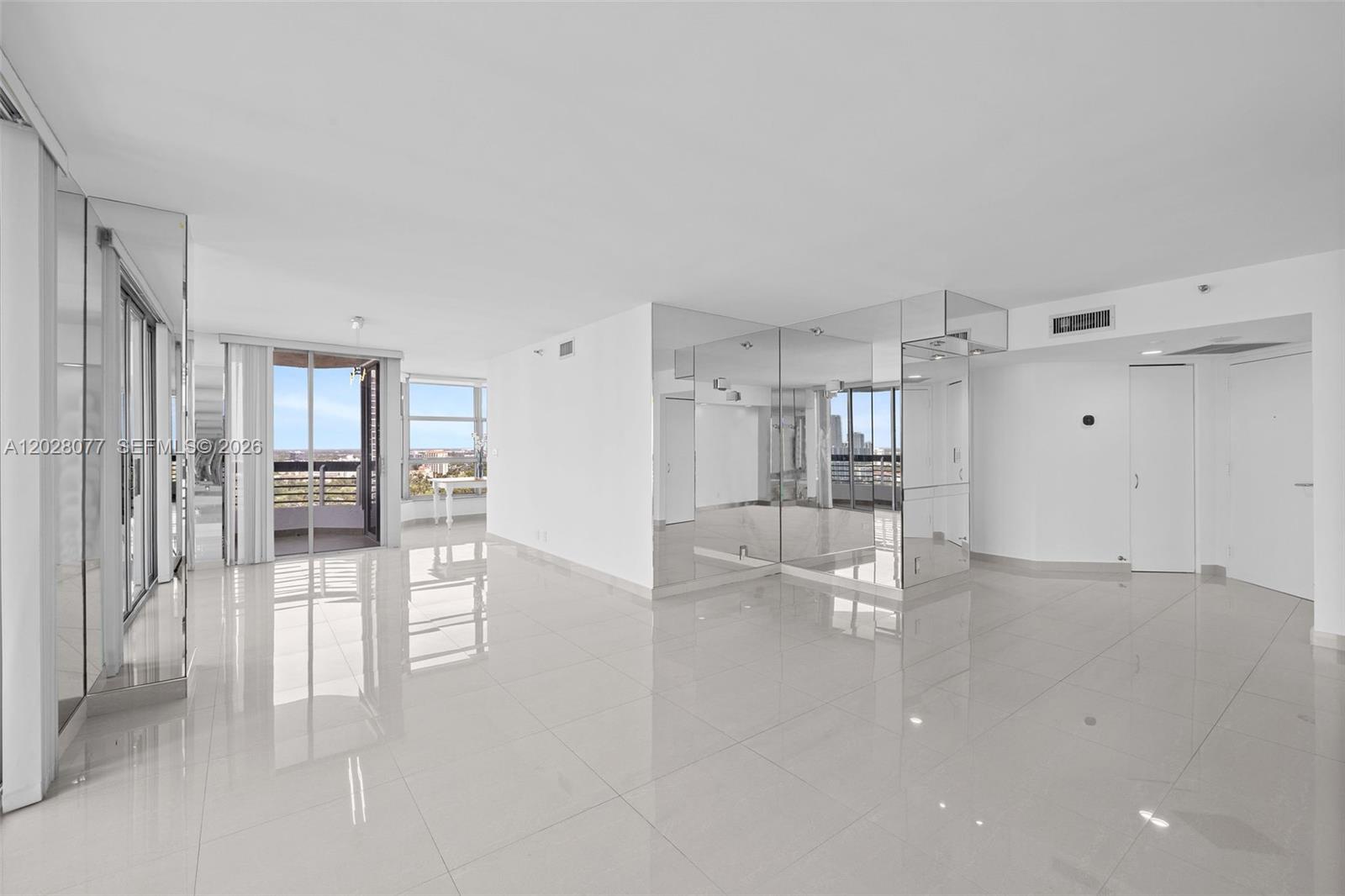 19195 NE 36th Ct #2705 Aventura, FL 33180